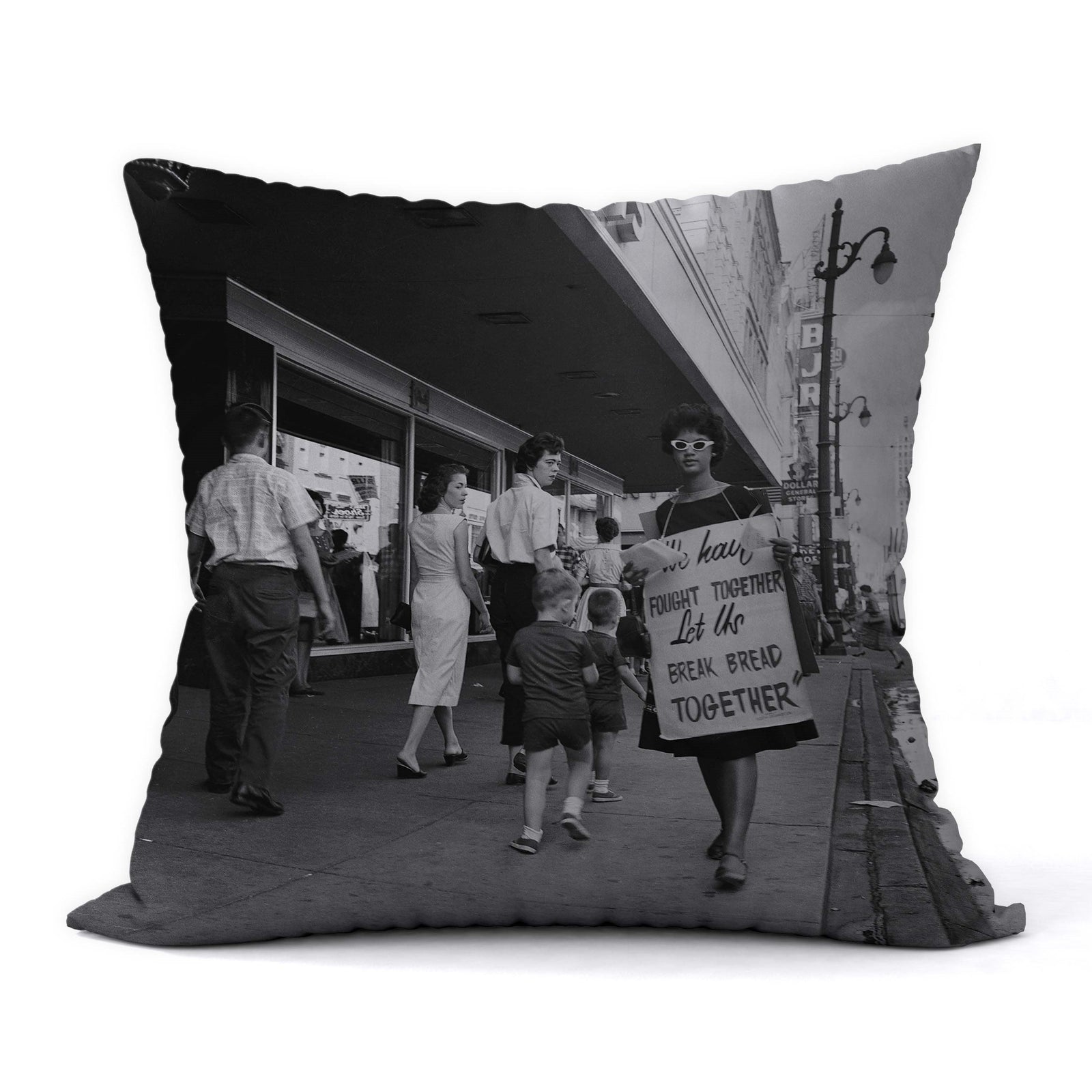 In the early 1960s, the Memphis NAACP took to Main Street, demanding the right to shop where they worked. Julie Ann Brisco...